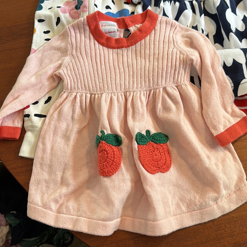 Like new 0-3 month Hanna Anderson baby girl bundle - Picture 2 of 4
